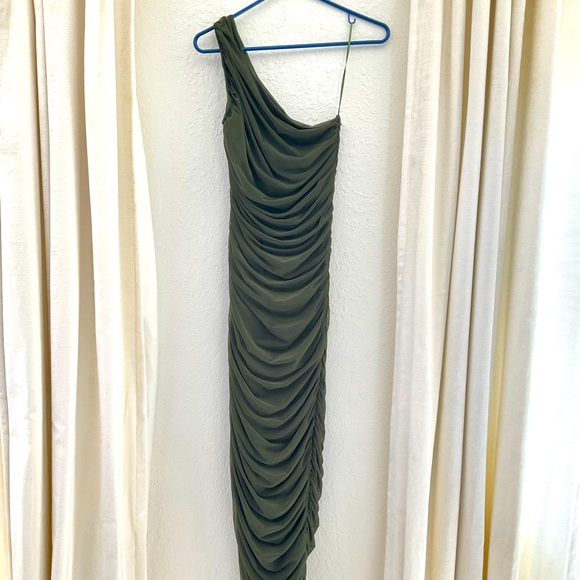NWT 🐢Ruched 1 Shoulder Dress - Picture 1 of 5